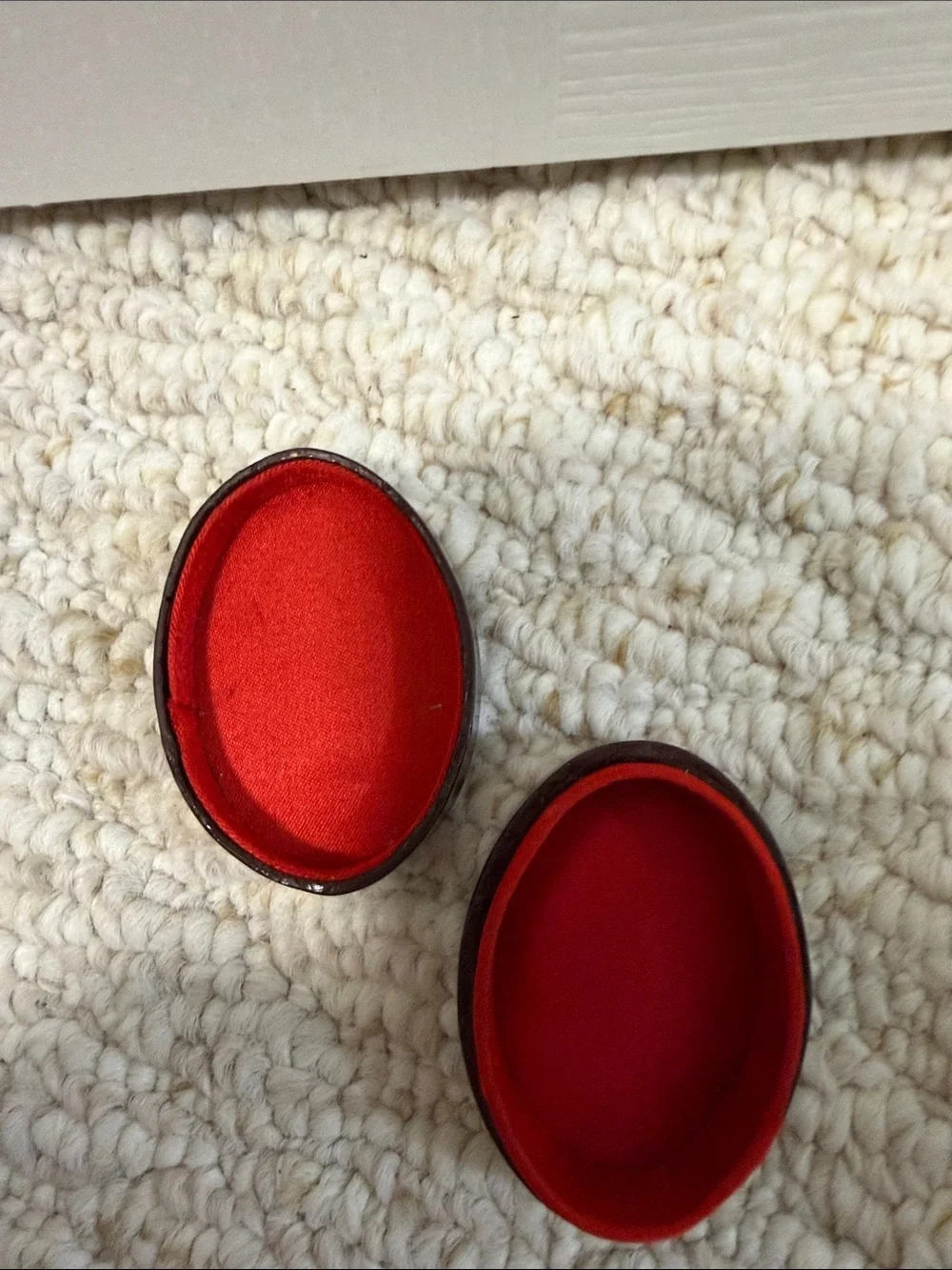 Vintage hand painted lacquer trinket box